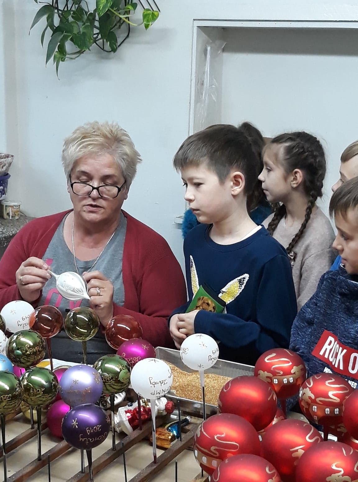 Jak powstają bombki i pluszaki... - Obrazek 5