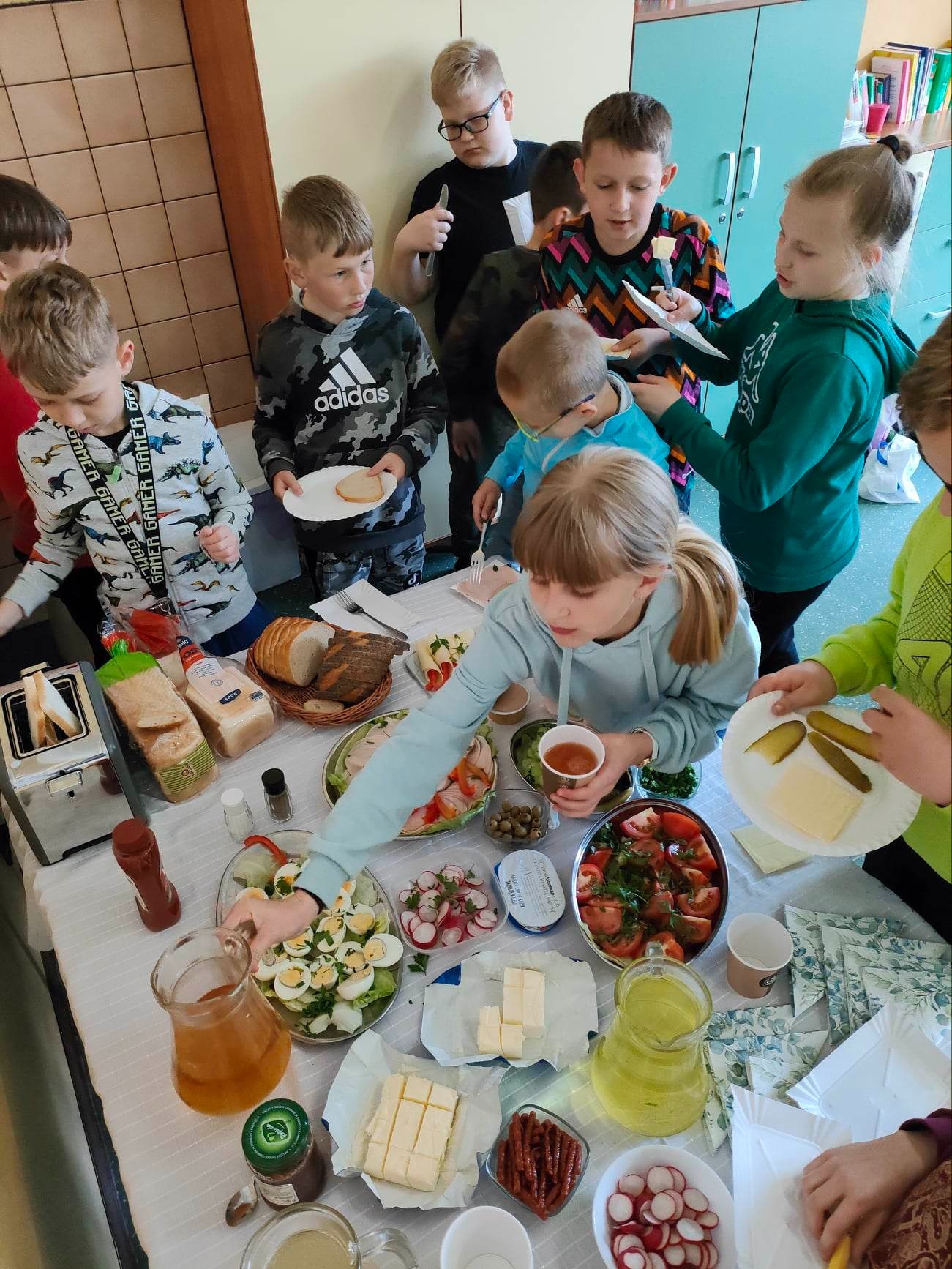 Wiosenne śniadanie w klasach I-III - Obrazek 6