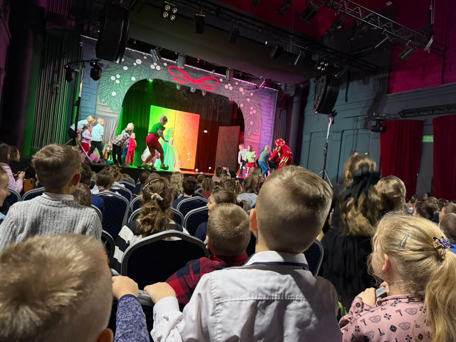 Zdjęcie: Niesamowite świąteczne przedstawienie