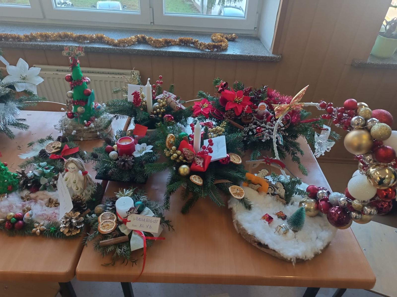 Zdjęcie: Konkurs na świąteczny stroik bożonarodzeniowy.