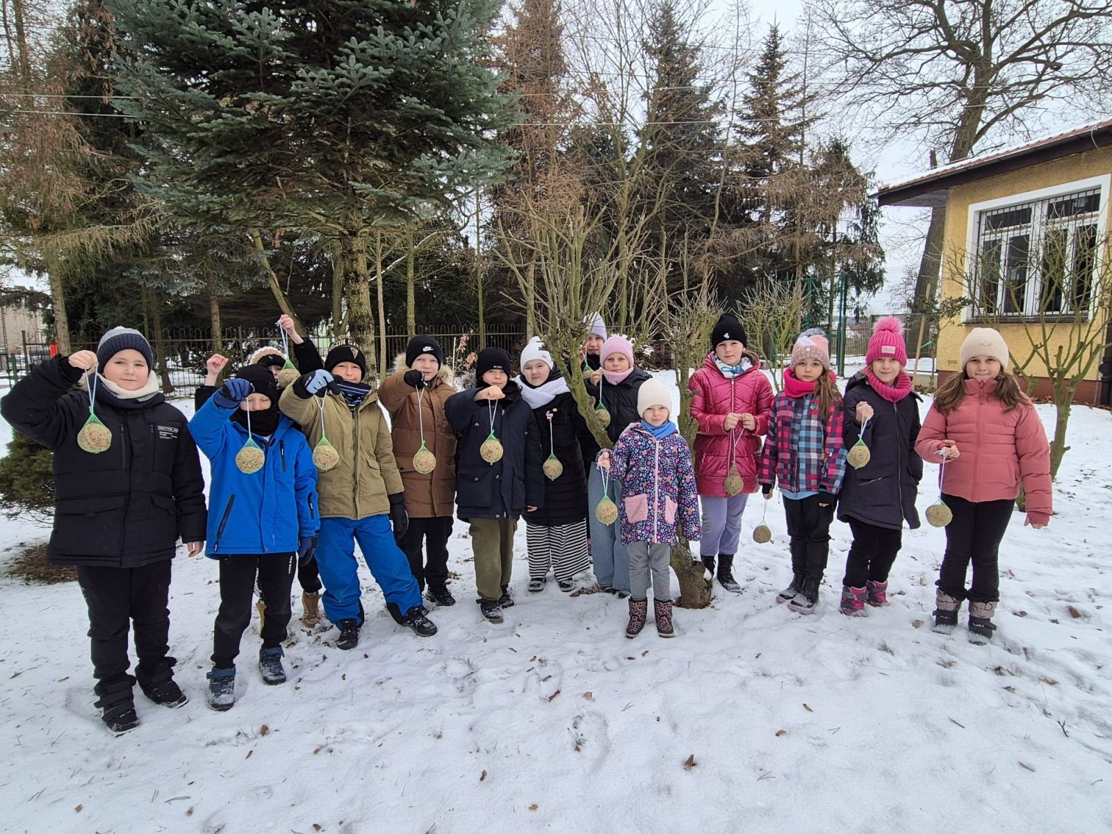 Zdjęcie: Pomagamy ptakom przetrwać zimę.