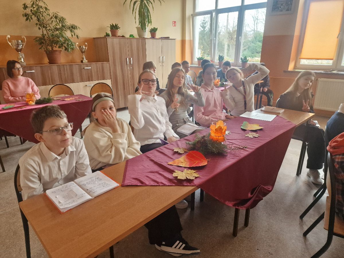 Zdjęcie: Wieczorek literacko-malarski.